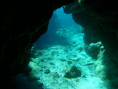 Underwater Cave in Fiji, photo by Erin Khoo, 
https://www.flickr.com/photos/23563020@N08/3517516635/in/photolist-6mQc9x-2mUVbZC-2nz5YDG-2damtF1-2hi68ip-2mCzoQH-6X2V3e-2nFLUNg-6ghctU-NhvZgc-Rq6RjN-JDrF1t-2mJ5p4W-2mjTUQN-8jDZF2-7Md3a-M3nAua-6X2Uh2-PfG9Ld-8rfdNT-6X6YJW-EKbaC5-iz5J9m-bLc9aZ-6X6ZFS-2oagkAw-XkLyD6-6X2SFK-2gUHDtS-2hMNCJo-2hLKV3N-NwNdFs-2hMNgTs-Shx8ih-2oaiWuj-jbzQa-2hZ6Gp5-nPLx7W-2n8TEaK-8icLMH-9C1V8R-ngnLqj-xdJXkL-9C1Yvn-7Md5L-SziHYE-a5bTWo-2jso836-2o7PPVf-2n2HD8o